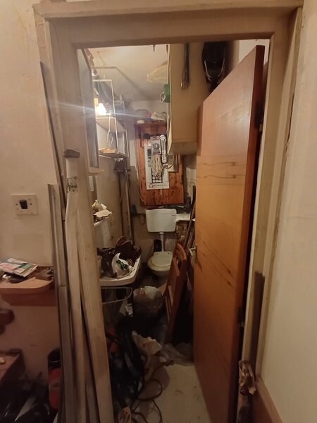 Debarasam moloz, mobila, canapele, saltele ,apartamente,beciuri