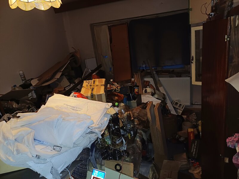 Debarasam moloz, mobila, canapele, saltele ,apartamente,beciuri